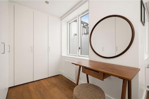 Interior - Modern Soho Escape | Bright 1BR in Central London (London)