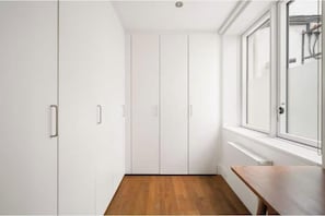 Interior - Modern Soho Escape | Bright 1BR in Central London (London)