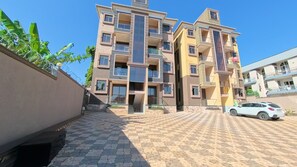 Exterior - Calm & Peaceful 1Bedroom Apartment in Muyenga w/AC (Kampala)