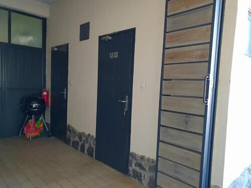 Apartment with Terrace Nona Pavla