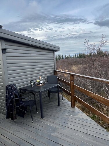 Cozy Cottage-hot tub-Golden Circle-45 min from Reykjavík, 2-bedroom, 2-bathroom