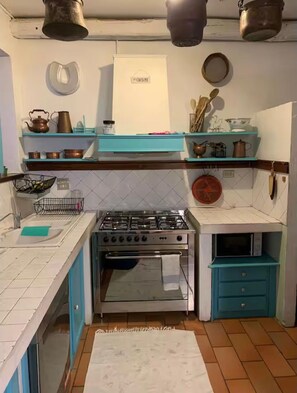 Private kitchen - Vrbo Property (Piemonte)