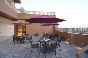 Outdoor dining - Regenta Place Sitara Udaipur (Udaipur)
