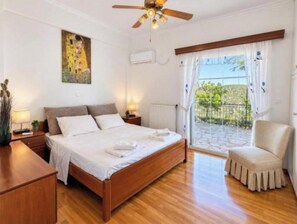 Room - Eagles Nest Villa Athenian Riviera in Aghia Marina near Lagonisi (Agia Marina)
