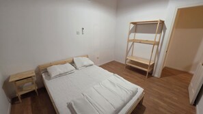 Room - House 2 (Kato Platres)
