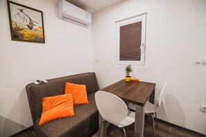 Dining - Studio Mobile Home Gotar (Tolmin)