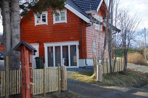 3-bedroom house - watch northern light or midnight sun in Lyngen alps