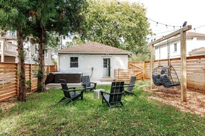 Exterior - The 1st Street Bungalow (Charlottesville)