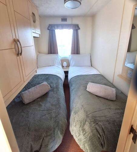 Family Caravan • Sleeps 8 • Dog Friendly