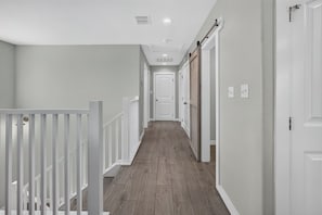 Interior - Fluorescent Beauty 4BR Home (Port Aransas)
