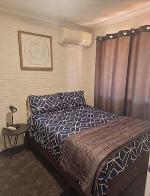 Room - Entire 2 Bedroom unit- 5 min to CBD -Hannan Street (Piccadilly)