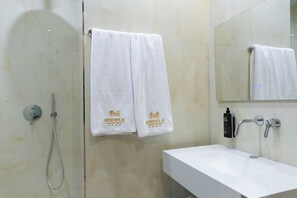 Bathroom - Middle Tirana Hotel (Tiranë)