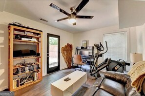 Interior - Charming 3-bedroom house with AC in delightful Decatur (Decatur)