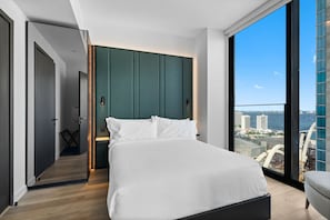 Room - 40th Floor Luxury E11EVEN Panoramic Bay & City View Suites (Miami)