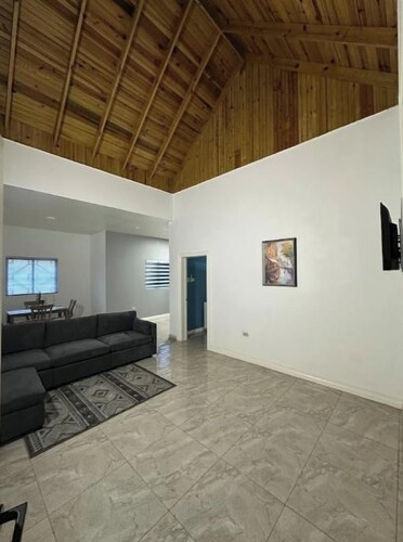 Lovely one bedroom (Free airport pickup)