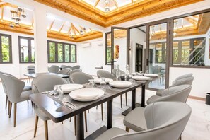 Dining - Opal Oasis (Gadhdhoo)