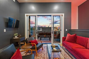 The view!  - Unwind in Opulence 4BR 4BA Near Bway! (Nashville)