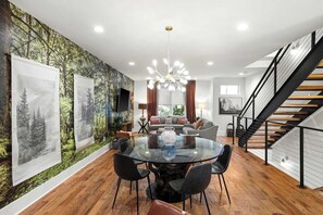 Spacious + Open Design - Central to 12 South, Gulch, Broadway | 4.5 Baths (Nashville)