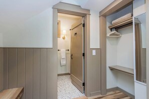 Interior - Bobwhite at Buckhorn Hollow (McEwen)