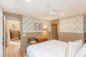 Bedroom 1: King Bed with Full ensuite Bathroom - The Roost at Buckhorn Hollow (McEwen)