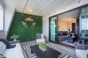 Fabulous Roofline Deck  - Sleeps 24 | Rooftop Decks Downtown Views (Nashville)
