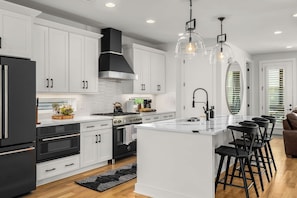 Level Two: Fully Stocked Gourmet Kitchen w/Island - Sanctuary + Hot Tub + Outdoor Haven (Nashville)