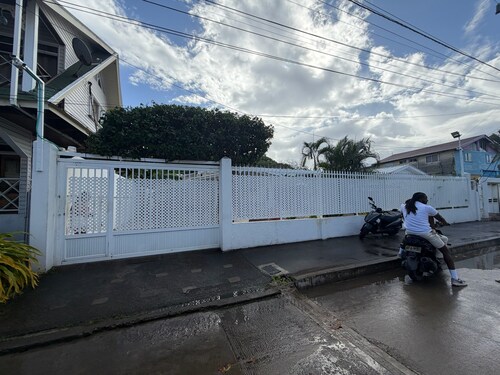 Sariebay Villa with a Jacuzzi