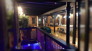 Property grounds - Beautiful 4-Bed Loft in the heart of Festus Main St (Festus)