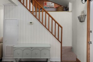 Interior - Oceanside, 5 Story, w/Tiki Bar, 4th Flr HotTub, Panoramic view of Ocean & Sound! (Avon)