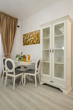Dining - Bright 2-bedroom apartment in excellent București with AC and 2 balcony (București)