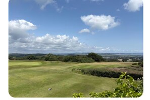 Golf - Contemporary barn style house in an exclusive development (Exmouth)
