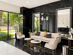Quầy tiếp tân