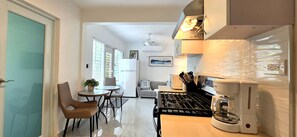 Private kitchen - Private 2BD/2BA Rear Casita in Guaynabo (Guaynabo)