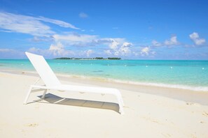 Beach - Oceanfront Condo at One Cable Beach (Nassau)