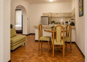 Interior - Calacoto Apartment, 2BR Kitchen I Sleeps 5 (La Paz)