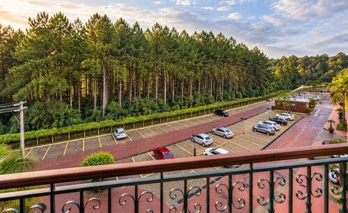 Refúgio Pedra Azul – Flat no Vista Azul com Piscina Aquecida, Sauna e Ofurô