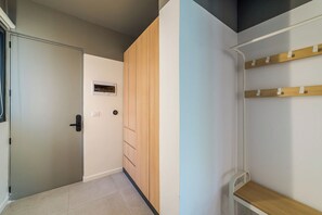 Interior - Bright Studio · Selected Design (H17) (Providencia)