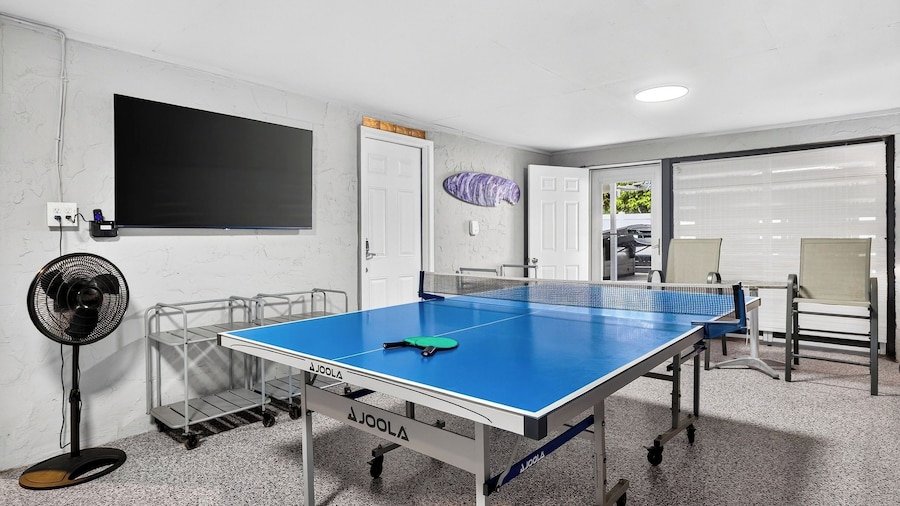 Bradley Beach House by Avantstay Walk to the Beach Hot Tub + Game Room & BBQ Deck