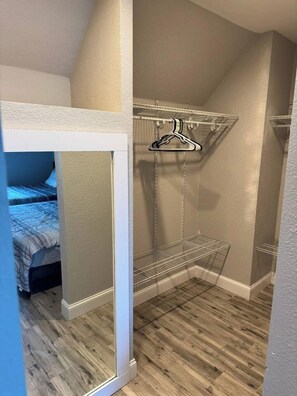 Interior - 4 Bedroom Cul-de-Sac Pool Home w/ Gameroom (Lakeland)