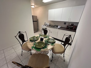 Private kitchen - Downtown Rosarito (B) Just Steps from the Beach & Papas&Beer (Playas de Rosarito)