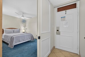 Room - Tropical Beach Oasis | Private Pool, Hot Tub & AC (Lahaina)