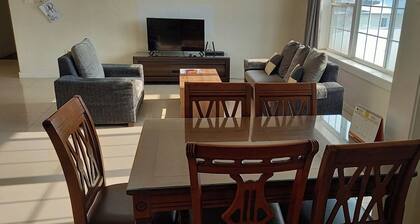 3-Min Walk to Camp Humphreys Gate , Private Villa