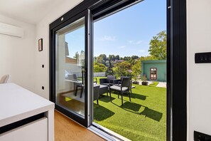 Living room - Green Zone Apartment With Terrace And Parking, Zagreb, Croatia (Zagreb)
