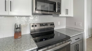 Private kitchen - Landing | Beautiful 2BD in Deerbrook (Houston)