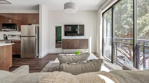 Interior - Landing | Stunning 1BD, Gym (Birmingham)