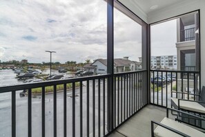 Interior - Landing | Modern 2BD, Gym (Pensacola)