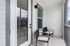 Terrace/patio - Landing | Beautiful 1BD, Gym (Pensacola)