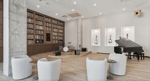 Interior - Landing | Stunning 2BD, Pool, Gym (Nashville)