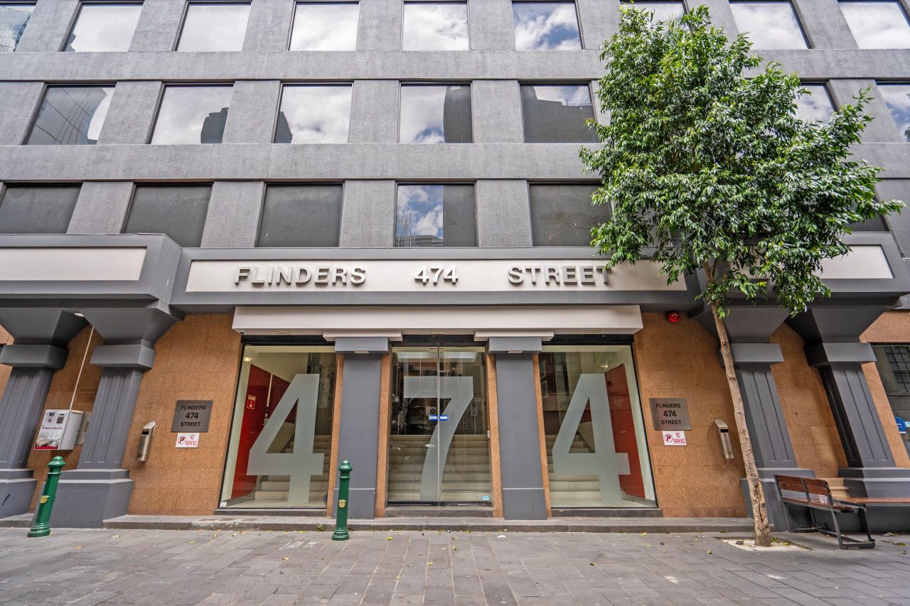 A building with the address 'Flinders 474 Street'.