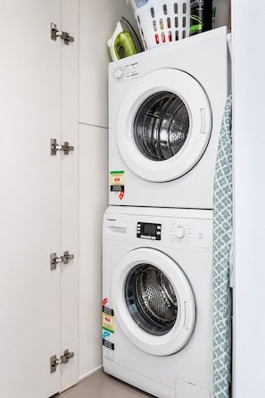 Interior - Level 24 City 1 Bedroom (Melbourne)